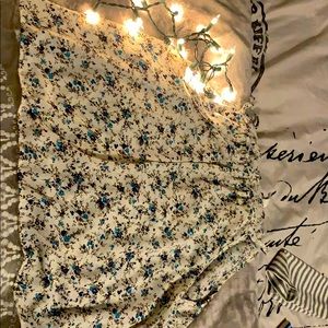 This is a strap laced flower shirt foranyocassion